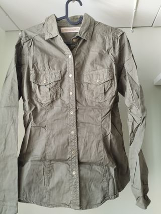 Camisa Stradivarius Verde militar 