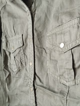 Camisa Stradivarius Verde militar 