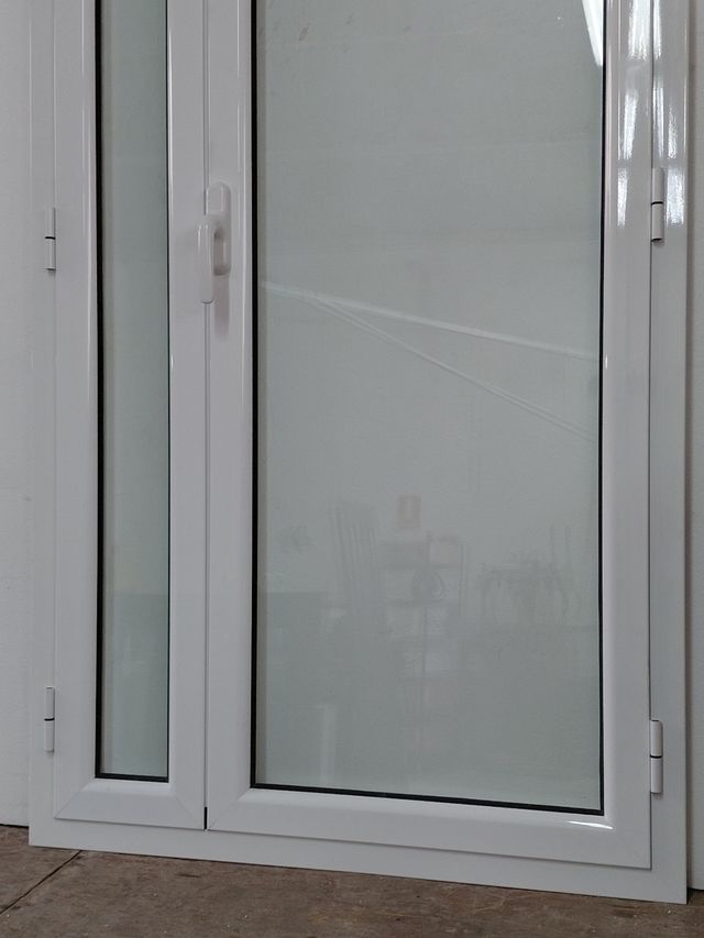 Puerta doble de aluminio