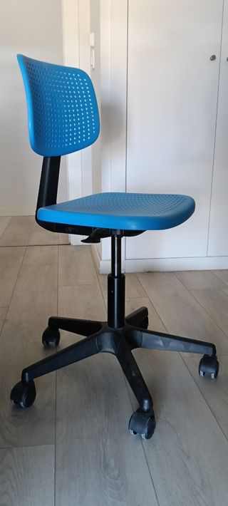 Silla giratoria Ikea azul
