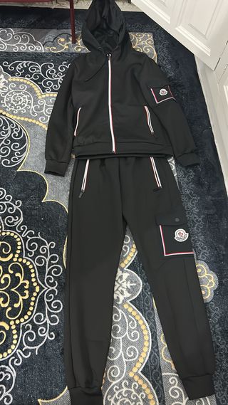 Conjunto Moncler Negro con Logo