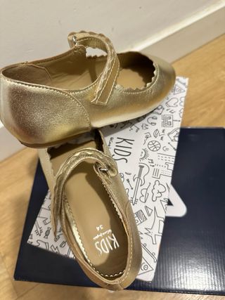 Bailarinas doradas niña