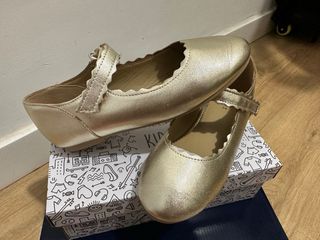Bailarinas doradas niña