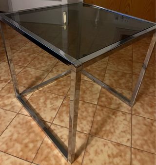 Mesa auxiliar cristal y metal 
venta directa 
