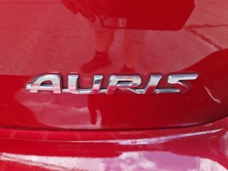 AURIZ TOYOTA AURIZ 2011