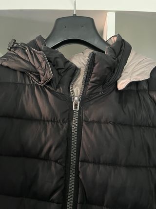 Giubbotto con cappuccio nero donna