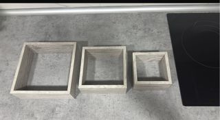Estantes de pared de madera (beige/gris)