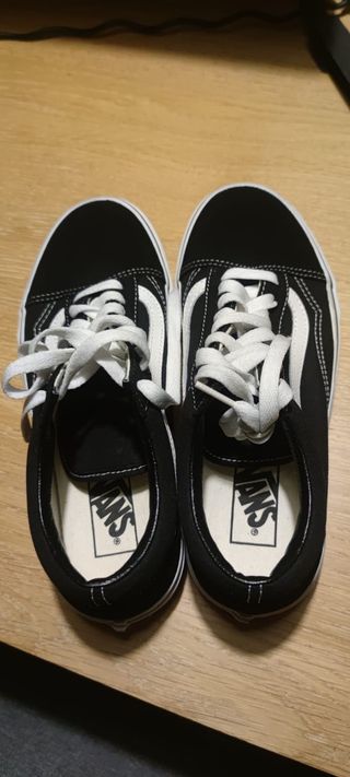 Vans Ward Negras Talla 39 Nuevas. Sin estrenar. 