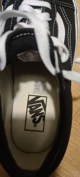 Vans Ward Negras Talla 39 Nuevas. Sin estrenar. 