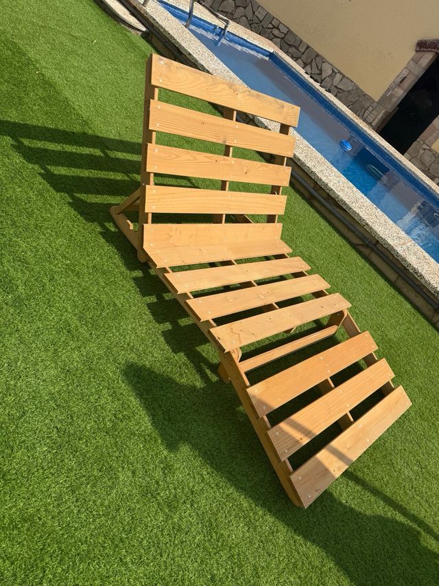 Tumbona de madera para exterior