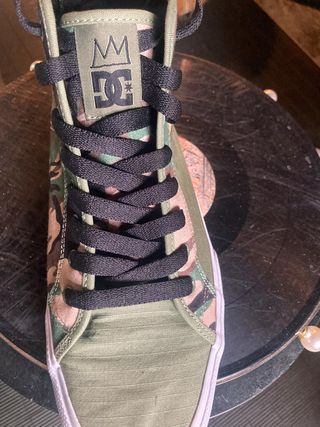 Zapatillas DC Basquiat 44 Sin Estrena sin etiqueta