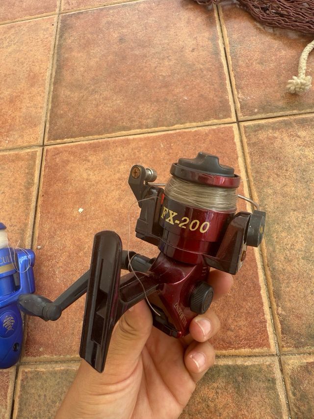 Cañas de pescar y material