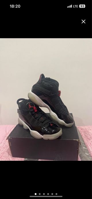 Zapatillas Jordan Negras y Rojas