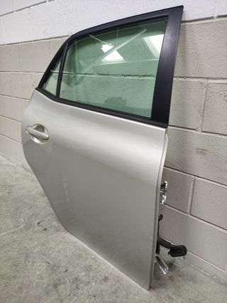 Puerta trasera derecha Toyota Auris E15 de 2009