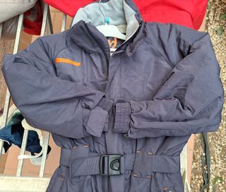 Traje de esquí azul oscuro para 10 años
