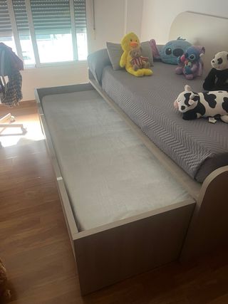 Dormitorio completo de madera