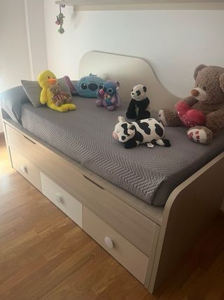 Dormitorio completo de madera