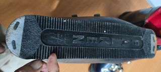 Botas de esquí azules con hebillas