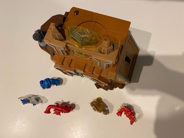 Play-set Gormiti Rocca Macigno + 5 personaggi