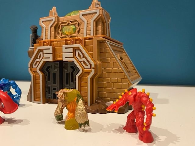 Play-set Gormiti Rocca Macigno + 5 personaggi