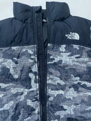 Chaqueta The North Face Camuflaje Gris