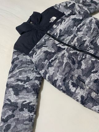 Chaqueta The North Face Camuflaje Gris