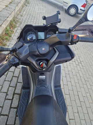 Kymco Grand Dink 125 Scooter Gris