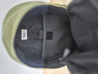 Mochila Pepe Jeans verde y negra