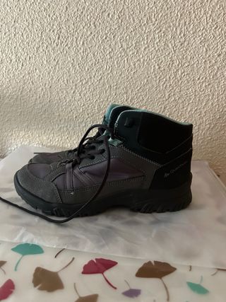 Botas de montaña Quechua grises