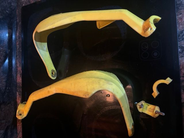 Cubre Manetas Suzuki LTZ Amarillo