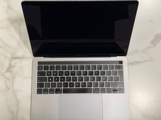 Apple MacBook Pro 13” 256/8GB Touch Bar 2018