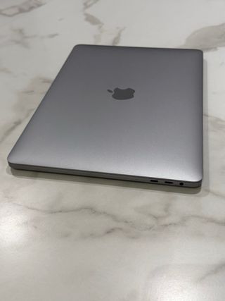 Apple MacBook Pro 13” 256/8GB Touch Bar 2018