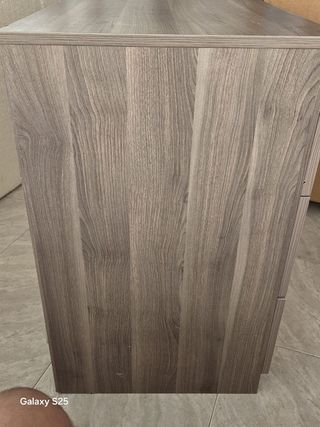 Dos cómodas de madera