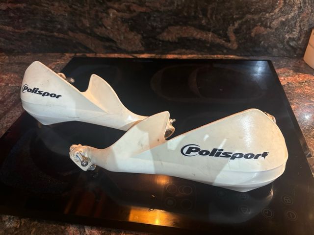 Cubre Manetas Polisport Suzuki LTZ