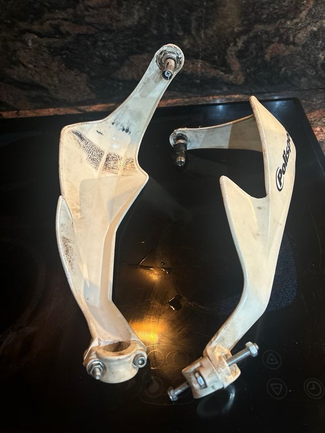 Cubre Manetas Polisport Suzuki LTZ