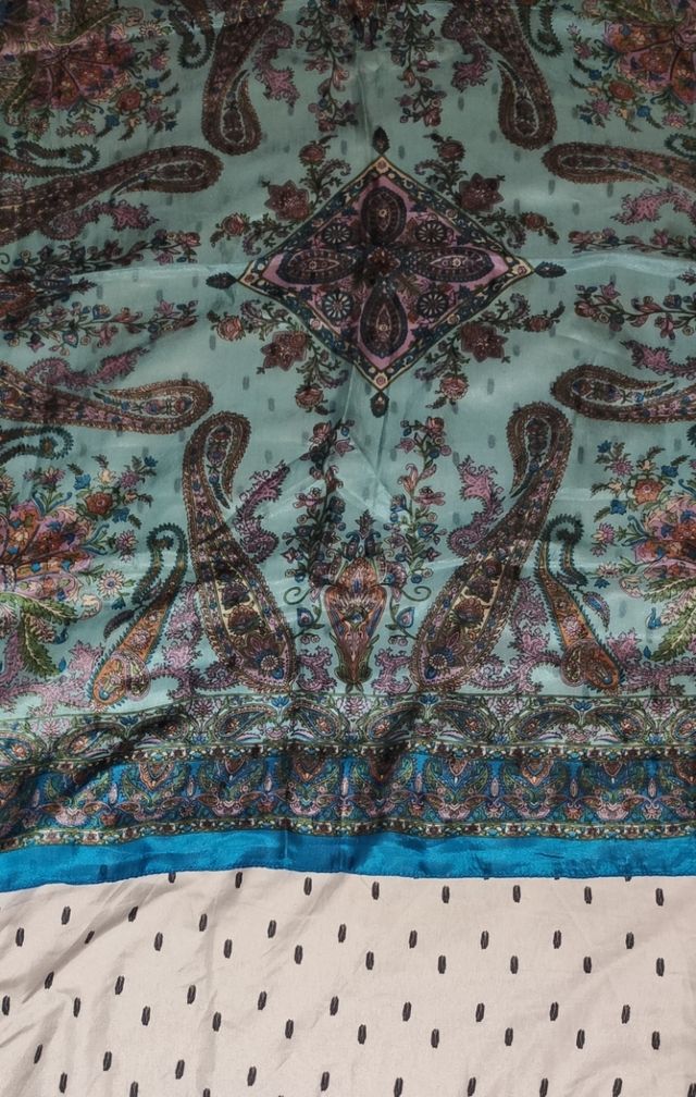 Mantón estampado paisley