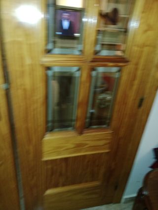 Puertas de madera  maciza con cristal