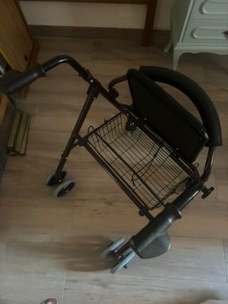 Andador Mobiclinic para ancianos