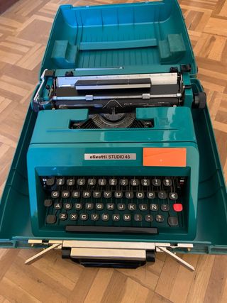 Máquina de escribir Olivetti Studio 45