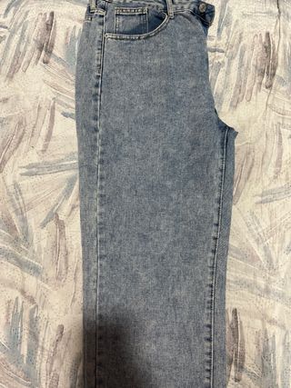 Pantalón vaquero azul holgado
