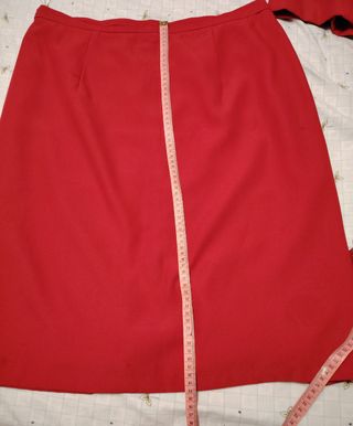 Traje de chaqueta y falda rojo talla 52