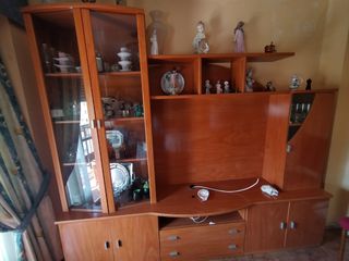 Mueble de pared completo madera y cristal