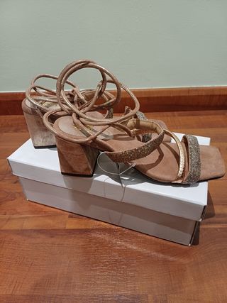 Sandalias Itse Beige y Dorado
