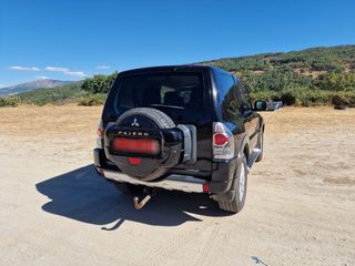 Mitsubishi Montero 2012