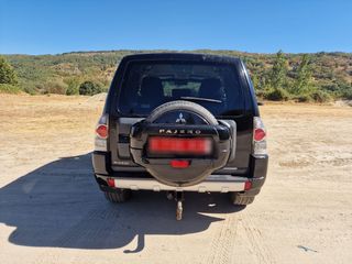 Mitsubishi Montero 2012
