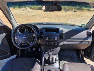 Mitsubishi Montero 2012