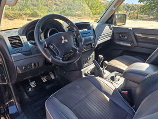 Mitsubishi Montero 2012