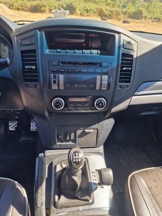 Mitsubishi Montero 2012