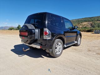 Mitsubishi Montero 2012