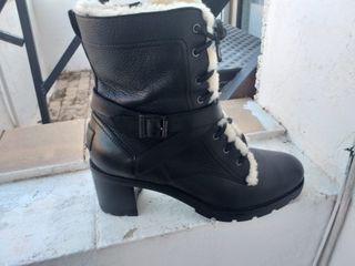 Botas EGG negras con pelo